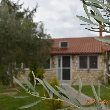πετρινη κατοικια στην φυση 別荘 *
