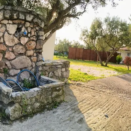 別荘 πετρινη κατοικια στην φυση Tagarades