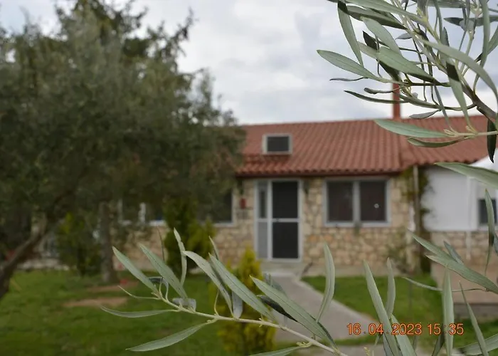 πετρινη κατοικια στην φυση 別荘 *