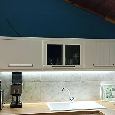 Holiday home πετρινη κατοικια στην φυση *