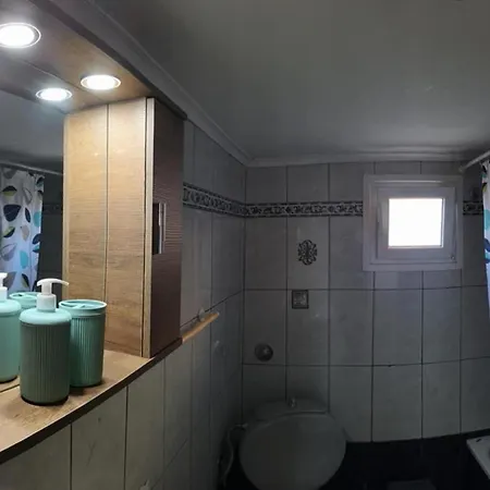 Holiday home πετρινη κατοικια στην φυση