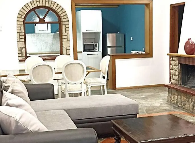 πετρινη κατοικια στην φυση Tatil Evi Tagarades