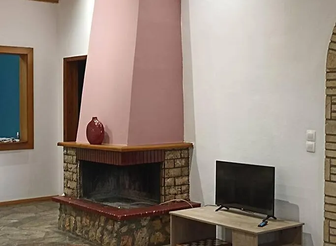 בית נופש πετρινη κατοικια στην φυση Tagarades