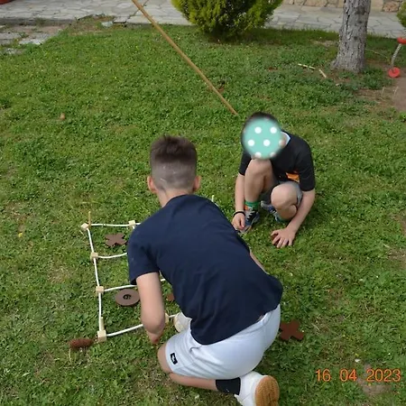 πετρινη κατοικια στην φυση Σπίτι διακοπών