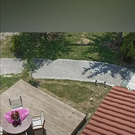 πετρινη κατοικια στην φυση *