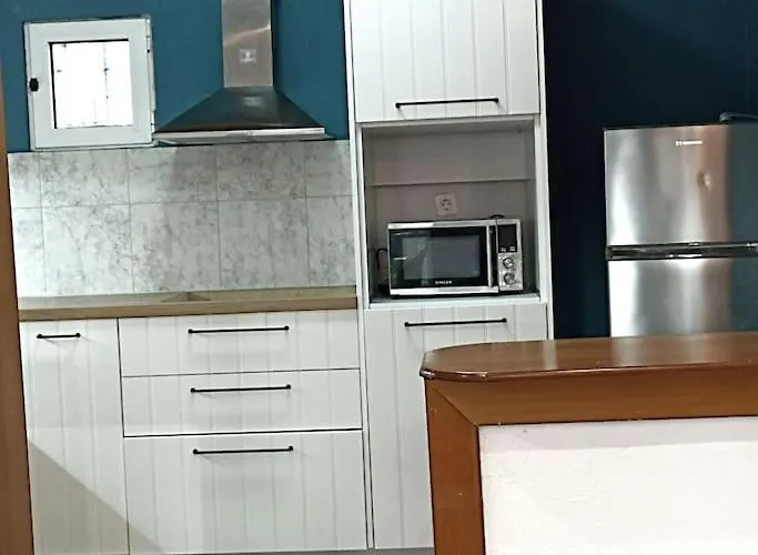 πετρινη κατοικια στην φυση * Tagarades