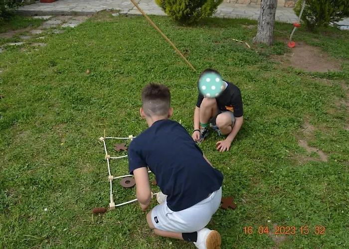 πετρινη κατοικια στην φυση Case de vacanță